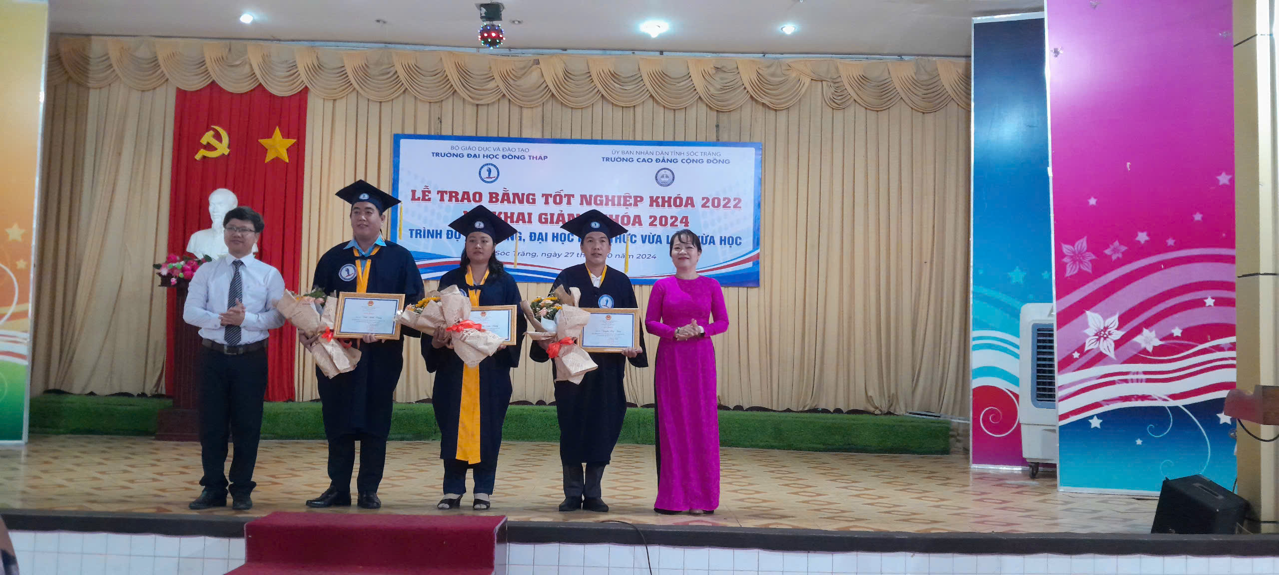Lễ Trao bằng tốt nghiệp khoá 2022 và Khai giảng đối với các lớp đào tạo hình thức VLVH năm 2024